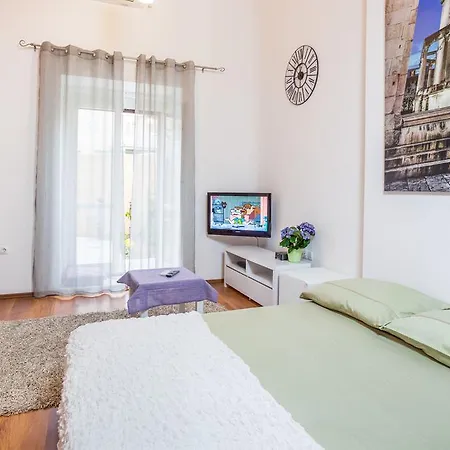 Apartment Dora Split Room photo